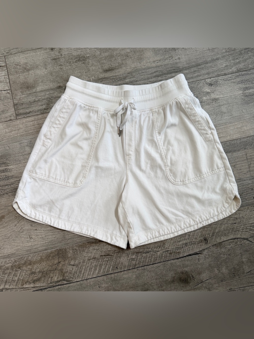 ATHLETA Farallon 6.5" Midi White Cotton Drawstring Shorts Size M